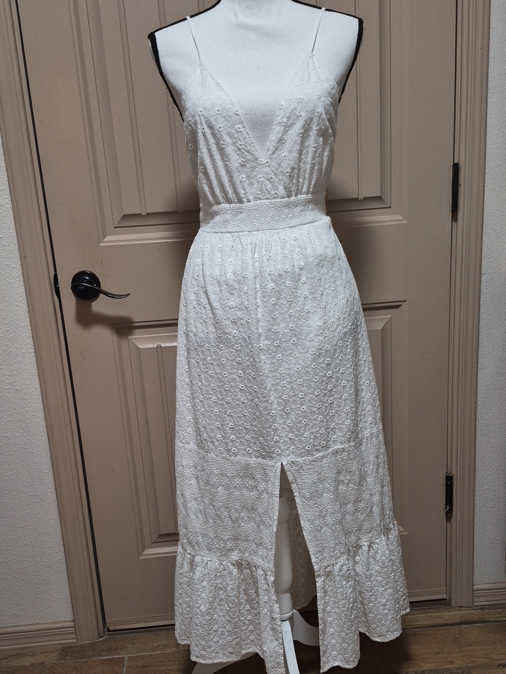Elegant White Backless Eyelet Midi Dress
